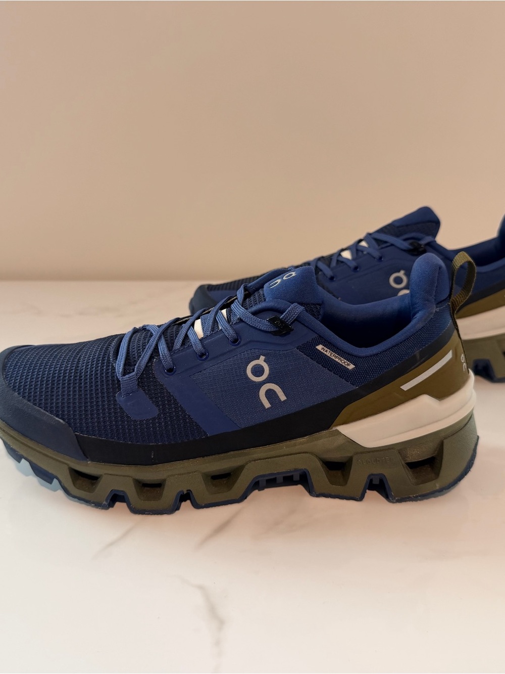 On Cloudwander Waterproof Women’s Size 8 Trail Shoes Blue/Green/White